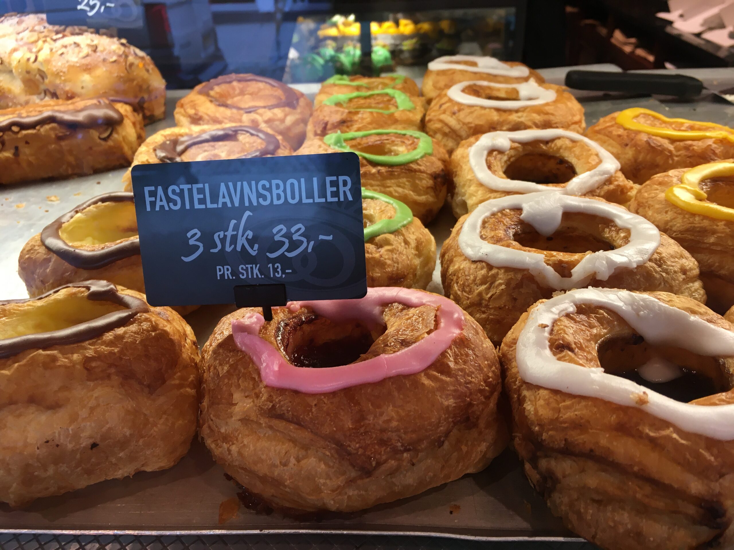 Faschingsgebäck mit Cremefüllung – Den Norden entdecken