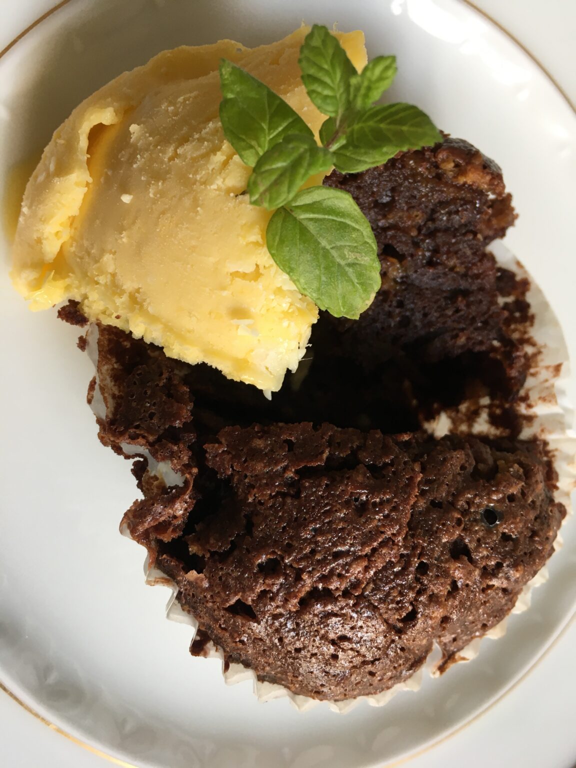 Chokolade-/Makronkager – saftiger Schokoladenkuchen – Den Norden entdecken